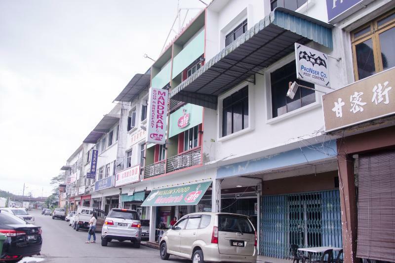 Oyo 836 Mandurah Room & Cafe Kuching Zewnętrze zdjęcie