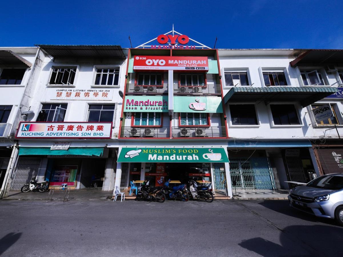 Oyo 836 Mandurah Room & Cafe Kuching Zewnętrze zdjęcie