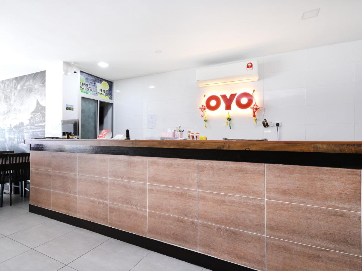 Oyo 836 Mandurah Room & Cafe Kuching Zewnętrze zdjęcie